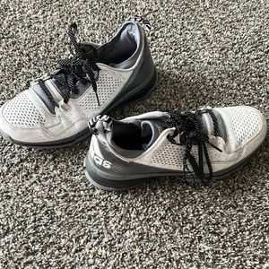 Damian Lillard basketball shoes size 10.5